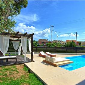 3 bedroom seaside villa with pool, Acharavi, sleeps 5